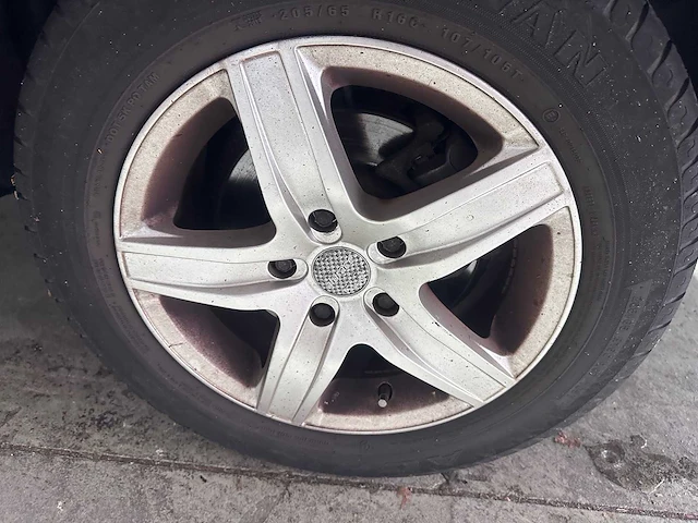Volkswagen - transporter - 2.5 tdi 340 tr.dc - 52-vkj-9 - afbeelding 9 van  17