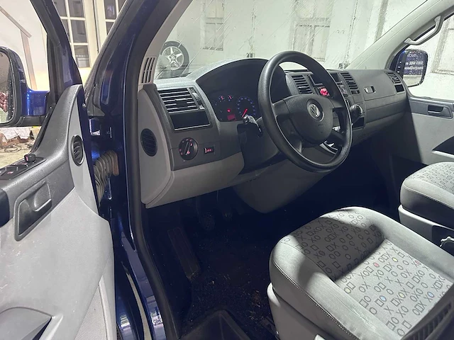 Volkswagen - transporter - 2.5 tdi 340 tr.dc - 52-vkj-9 - afbeelding 16 van  17