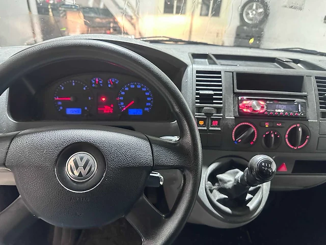 Volkswagen - transporter - 2.5 tdi 340 tr.dc - 52-vkj-9 - afbeelding 17 van  17