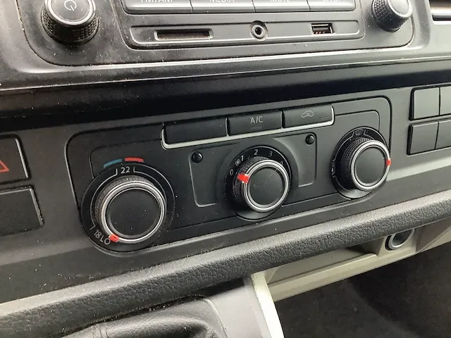 Volkswagen - transporter - bedrijfswagen - afbeelding 9 van  19