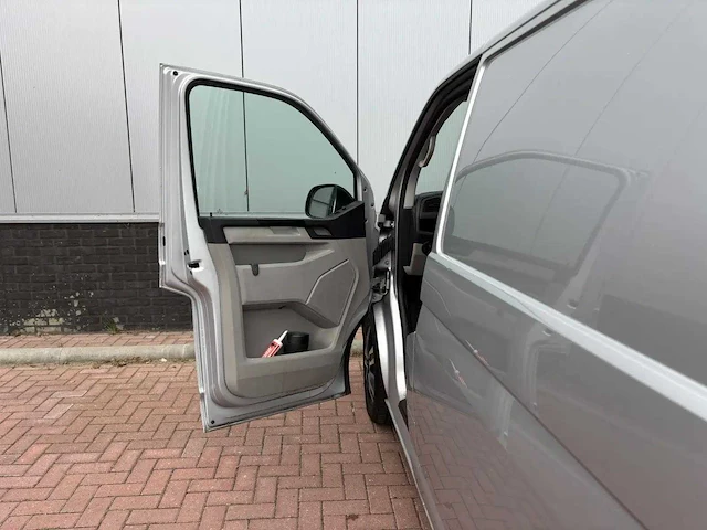 Volkswagen - transporter - bedrijfswagen - afbeelding 17 van  25