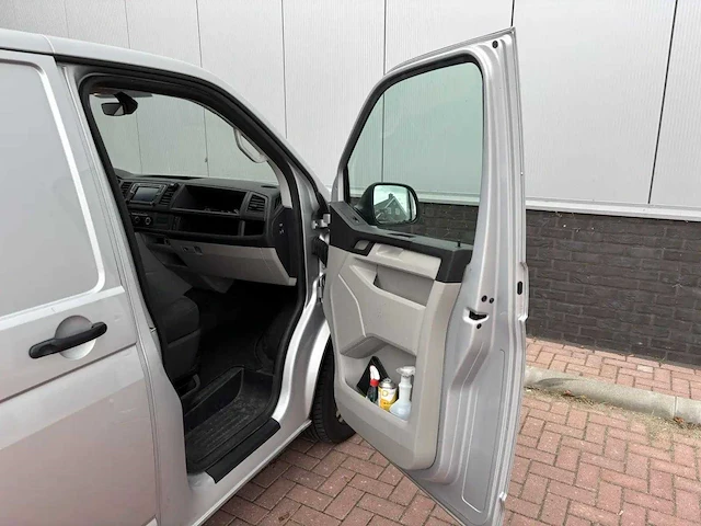 Volkswagen - transporter - bedrijfswagen - afbeelding 23 van  25