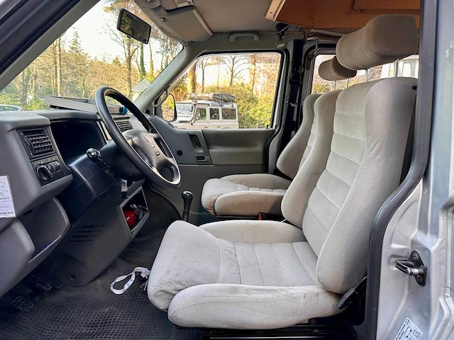 Volkswagen - transporter - camper - 2001 - afbeelding 10 van  15