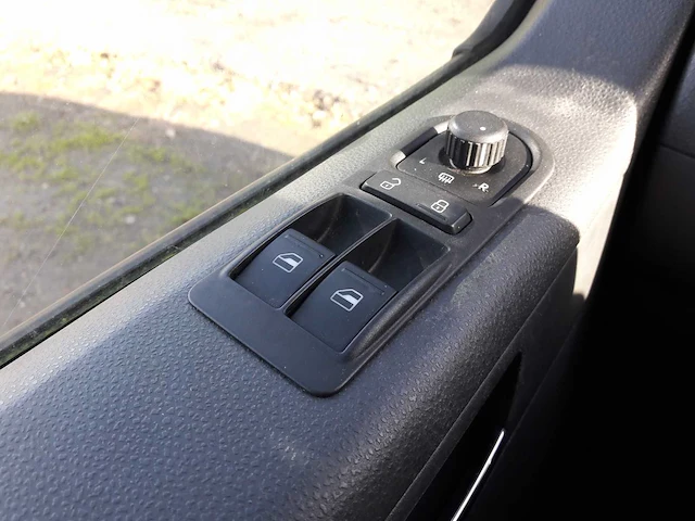 Volkswagen - transporter - caravelle - 2.0 tdi l2h1 4m budc - bedrijfswagen - afbeelding 7 van  25