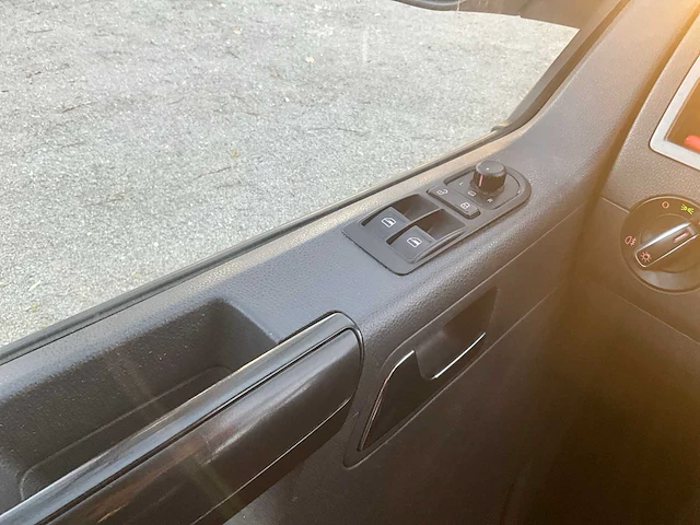 Volkswagen - transporter - caravelle - 2.0 tdi l2h1 4m budc - bedrijfswagen - afbeelding 3 van  18