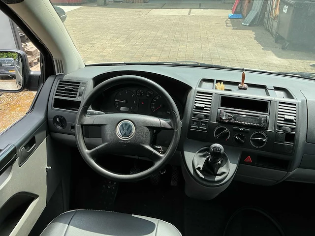 Volkswagen - transporter - kampeerwagen - camper - afbeelding 6 van  10