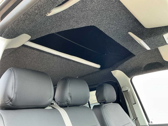 Volkswagen - transporter - kampeerwagen - camper - afbeelding 10 van  10