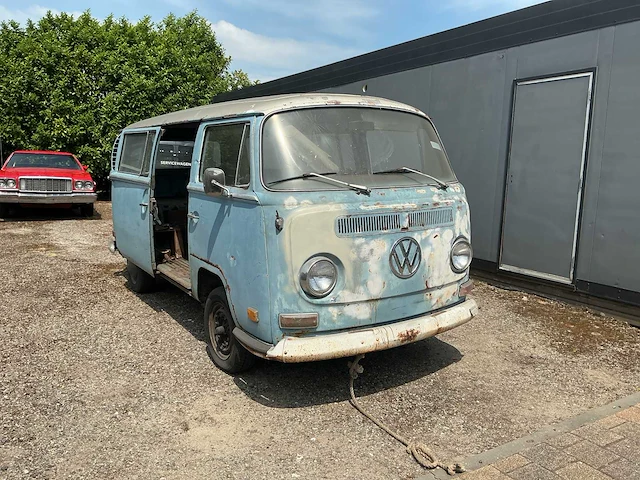 Volkswagen - transporter - oldtimer - afbeelding 2 van  9