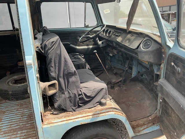 Volkswagen - transporter - oldtimer - afbeelding 4 van  9