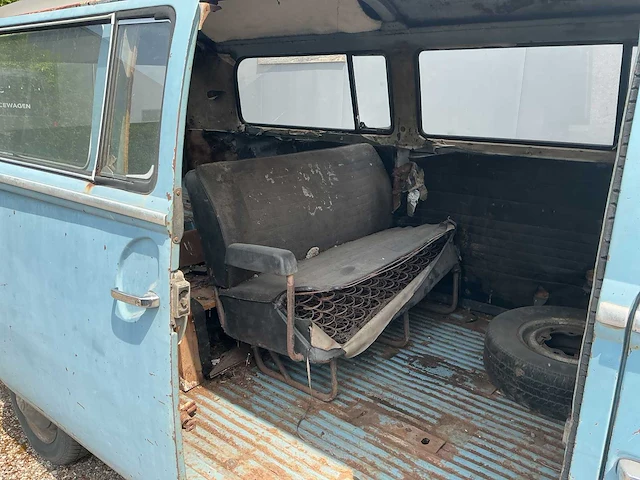 Volkswagen - transporter - oldtimer - afbeelding 5 van  9
