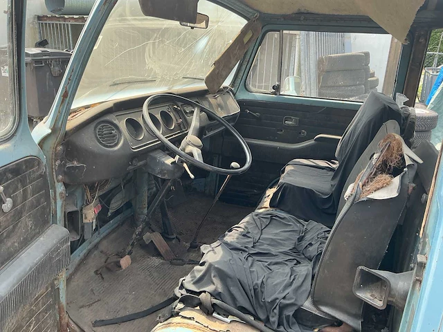 Volkswagen - transporter - oldtimer - afbeelding 8 van  9