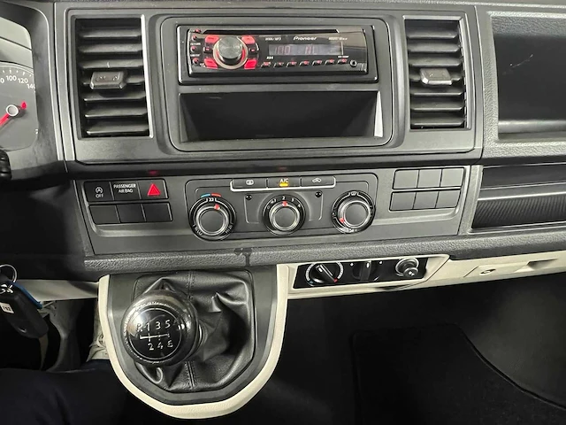 Volkswagen - transporter kombi - 2.0 tsi l2h1 - personenauto - afbeelding 7 van  13