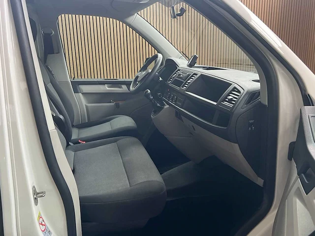 Volkswagen - transporter kombi - 2.0 tsi l2h1 - personenauto - afbeelding 10 van  13