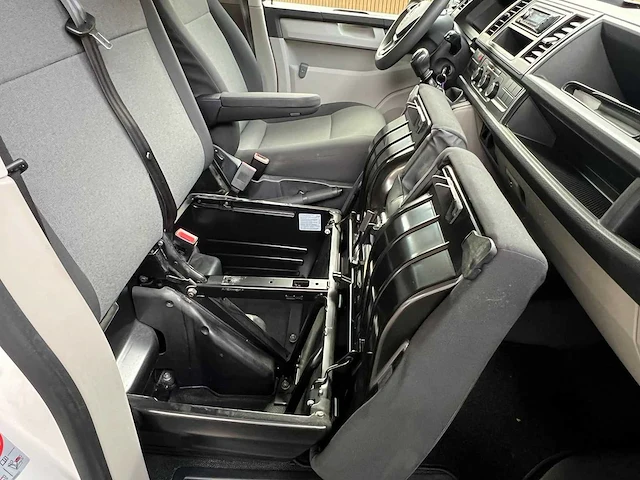 Volkswagen - transporter kombi - 2.0 tsi l2h1 - personenauto - afbeelding 11 van  14