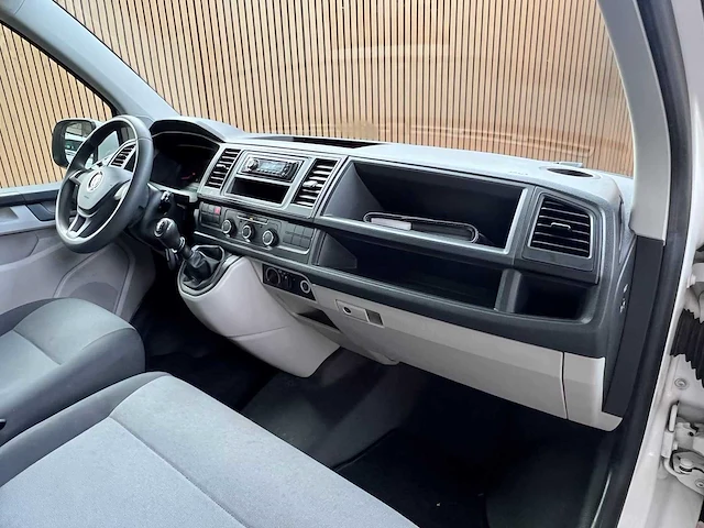 Volkswagen - transporter kombi - 2.0 tsi l2h1 - personenauto - afbeelding 12 van  14
