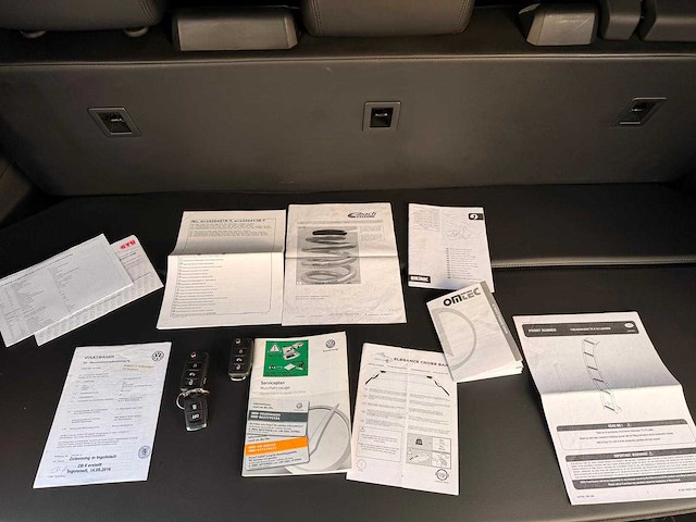 Volkswagen - transporter multivan - 2.0 tsi l1h1 4motion co - benzine - 2016 - 7 persoons - personenauto - afbeelding 2 van  46