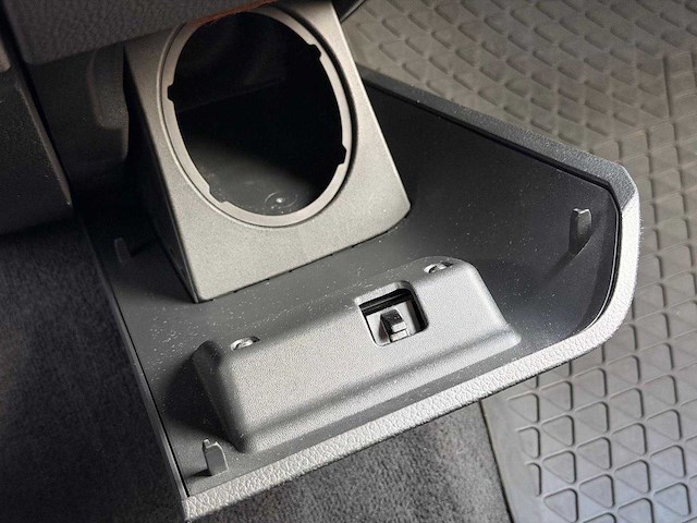 Volkswagen - transporter multivan - 2.0 tsi l1h1 4motion co - benzine - 2016 - 7 persoons - personenauto - afbeelding 40 van  46