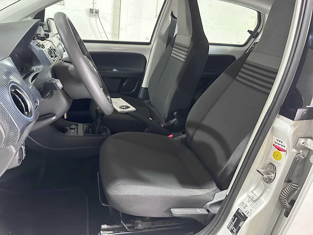 Volkswagen - up! - 1.0 - hzj-34-p - afbeelding 3 van  15