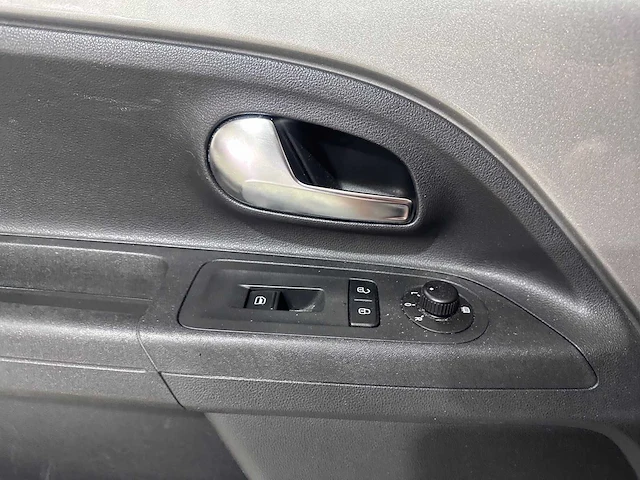Volkswagen - up! - 1.0 groove up! automaat- n-940-xp - afbeelding 3 van  18