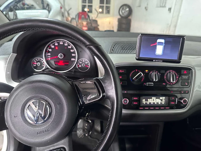 Volkswagen - up! - 1.0 high up! bluem. - p-588-rg - afbeelding 18 van  19