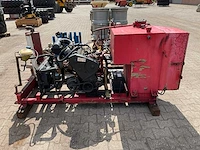 Volkswagen 4-cil dieselmotor met hydrauliektank - afbeelding 1 van  9