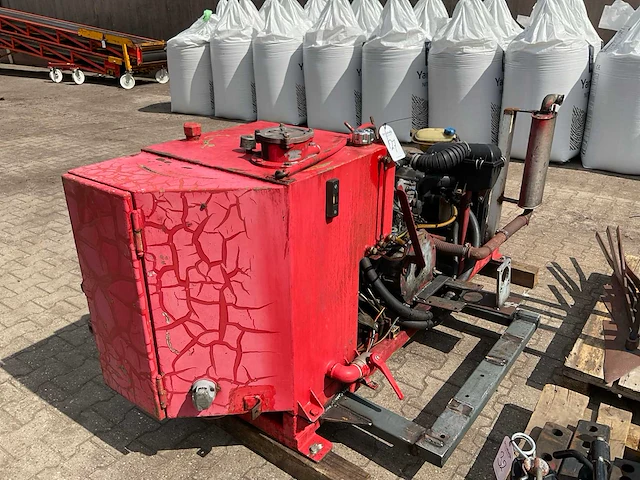 Volkswagen 4-cil dieselmotor met hydrauliektank - afbeelding 8 van  9