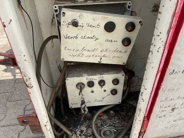 Volkswagen 4-cil dieselmotor met hydrauliektank - afbeelding 9 van  9