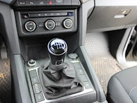 Volkswagen amarok pluscab dark lavel v6 4motion met kenteken v-141-xx. datum eerste toelating 18-04-2019. - afbeelding 2 van  16