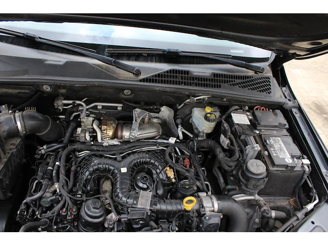 Volkswagen amarok pluscab dark lavel v6 4motion met kenteken v-141-xx. datum eerste toelating 18-04-2019. - afbeelding 6 van  16
