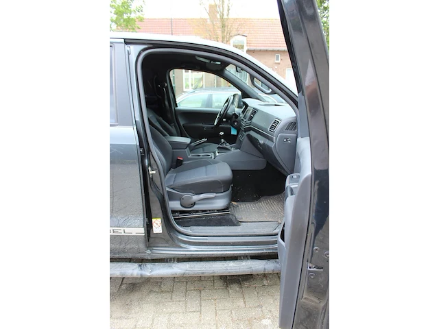 Volkswagen amarok pluscab dark lavel v6 4motion met kenteken v-141-xx. datum eerste toelating 18-04-2019. - afbeelding 11 van  16