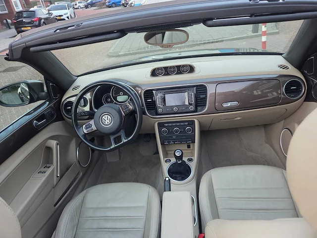 Volkswagen beetle cabriolet 1.2 tsi design bluemotion, 7-xhj-83 - afbeelding 3 van  35