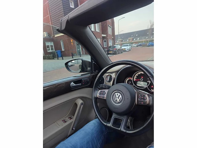 Volkswagen beetle cabriolet 1.2 tsi design bluemotion, 7-xhj-83 - afbeelding 10 van  35