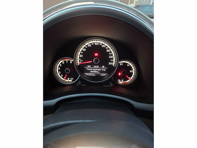 Volkswagen beetle cabriolet 1.2 tsi design bluemotion, 7-xhj-83 - afbeelding 11 van  35