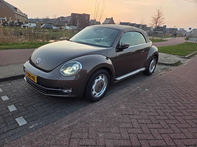 Volkswagen beetle cabriolet 1.2 tsi design bluemotion, 7-xhj-83 - afbeelding 12 van  35