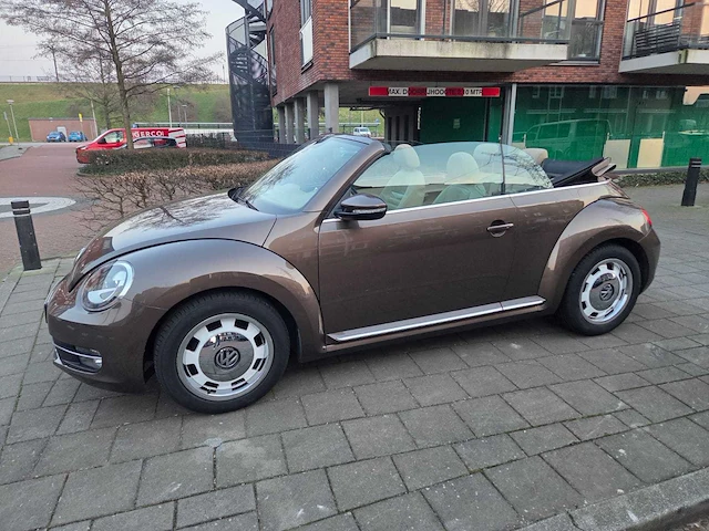 Volkswagen beetle cabriolet 1.2 tsi design bluemotion, 7-xhj-83 - afbeelding 23 van  35