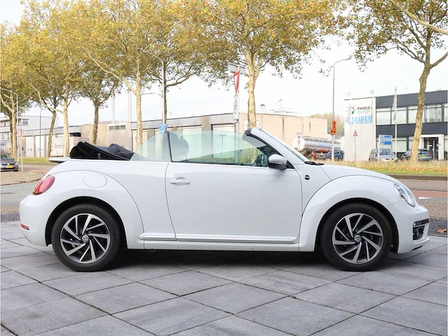 Volkswagen beetle cabriolet 1.2 tsi design bluemotion automaat 2018 - afbeelding 32 van  35