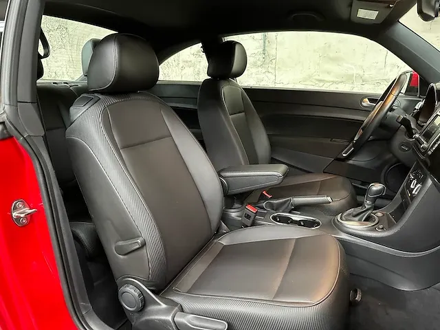 Volkswagen beetle s 2.0 122pk 2018 - afbeelding 31 van  42