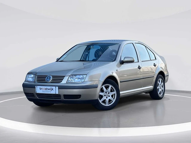 Volkswagen bora 2.0 car 2002 | 65-hv-ld - afbeelding 1 van  24