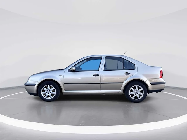 Volkswagen bora 2.0 car 2002 | 65-hv-ld - afbeelding 18 van  24