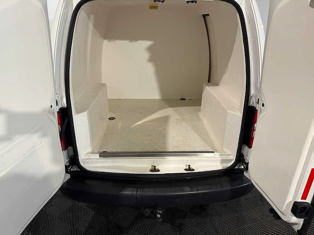 Volkswagen caddy 1.6 tdi koelwagen, 9-vsk-03 - afbeelding 8 van  13