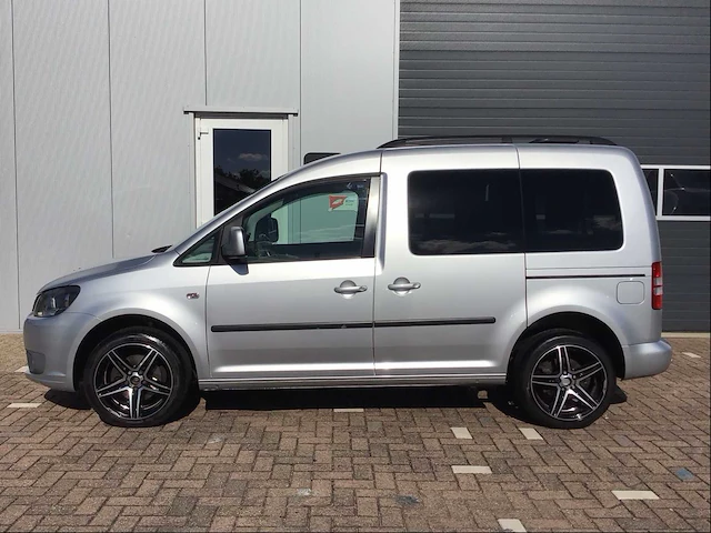 Volkswagen caddy 5 persoons personenauto - afbeelding 12 van  29