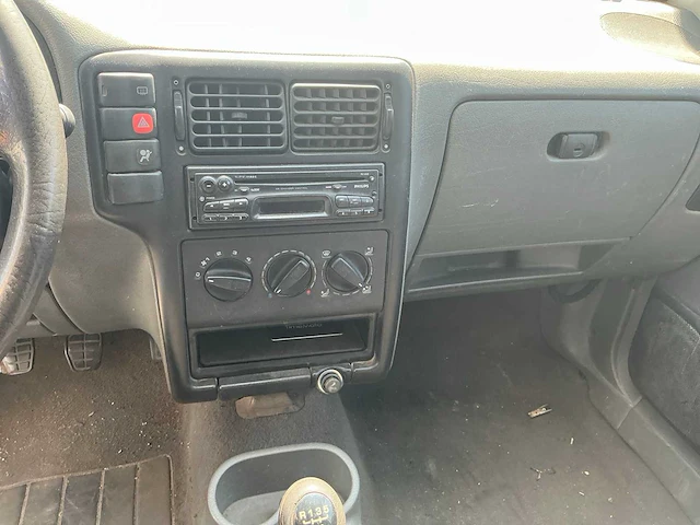 Volkswagen caddy bedrijfswagen (62-vt-zl) - afbeelding 4 van  24