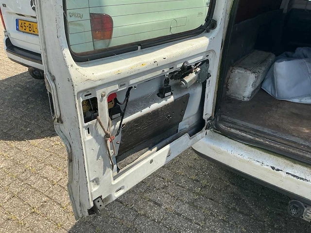 Volkswagen caddy bedrijfswagen (62-vt-zl) - afbeelding 8 van  24