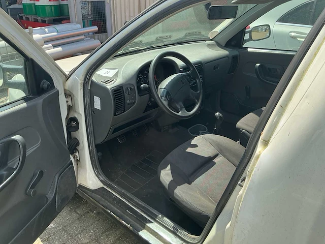Volkswagen caddy bedrijfswagen (62-vt-zl) - afbeelding 22 van  24