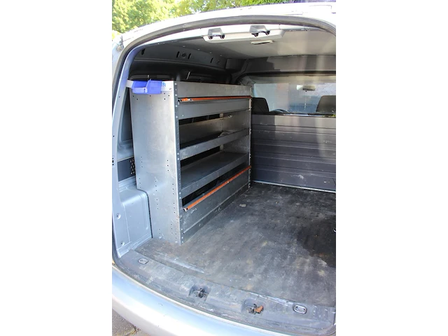 Volkswagen caddy tdi met kenteken 2-vvf-28. btw voertuig. datum eerste toelating 11-04-2012. - afbeelding 4 van  13