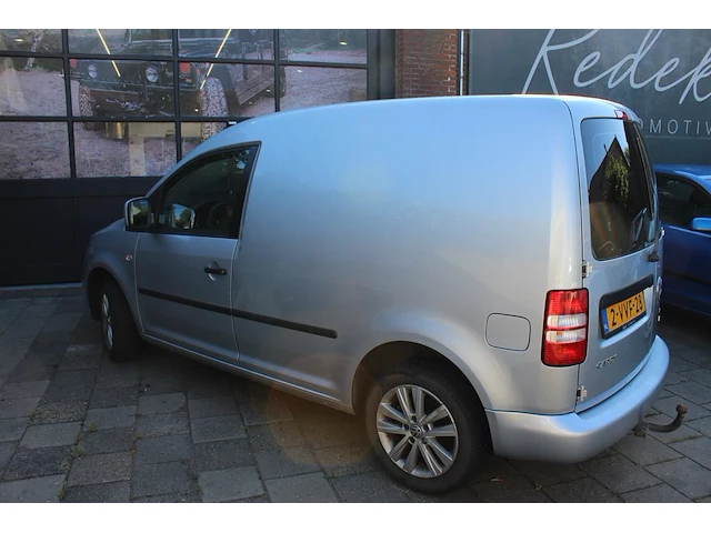 Volkswagen caddy tdi met kenteken 2-vvf-28. btw voertuig. datum eerste toelating 11-04-2012. - afbeelding 7 van  13