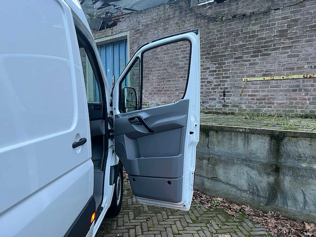 Volkswagen crafter 35 2.0 tdi l2h1 109pk 2013, vd-764-p - afbeelding 26 van  35