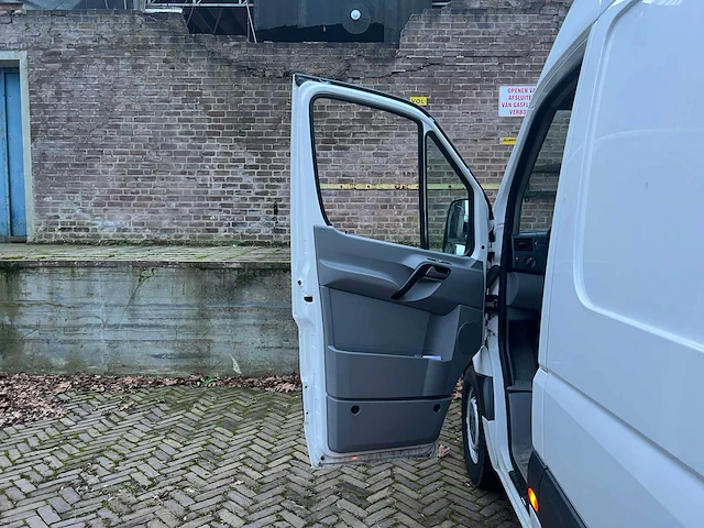 Volkswagen crafter 35 2.0 tdi l2h1 109pk 2013, vd-764-p - afbeelding 27 van  35
