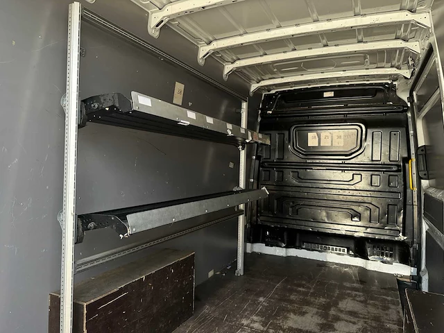 Volkswagen crafter 35 2.0 tdi l3h3 140pk 2019, vrx-19-r bedrijfswagen - afbeelding 17 van  30