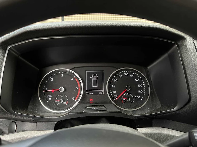 Volkswagen crafter 35 2.0 tdi l4 177pk 2018, vnn-83-d bedrijfswagen - afbeelding 9 van  27